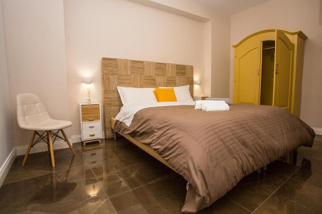 Двухместный (Стандартный двухместный номер с 1 кроватью) гостевого дома Chiaia Roof 205, Неаполь