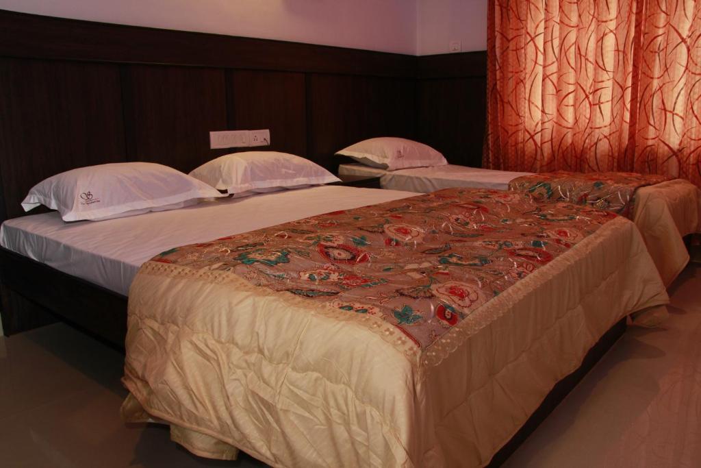 Трехместный (Трехместный номер с вентилятором) отеля The Signature Inn, Бангалор