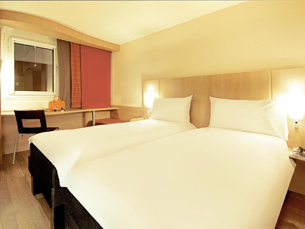 Двухместный (Стандартный двухместный номер с 2 отдельными кроватями) отеля Hotel ibis Lisboa Jose Malhoa, Лиссабон