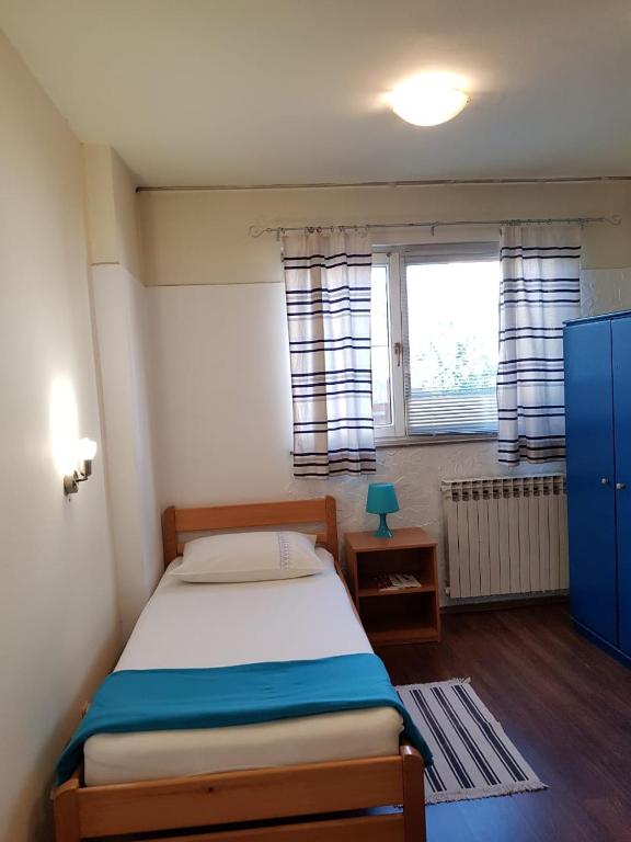 Двухместный (Двухместный номер с 1 кроватью или 2 отдельными кроватями) хостела Favela Hostel, Загреб