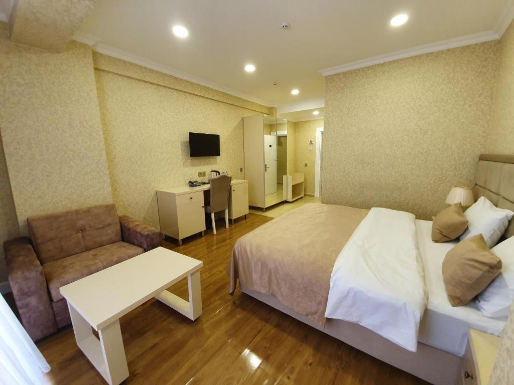 Двухместный (Двухместный номер Делюкс с 1 кроватью или 2 отдельными кроватями, вид на город) отеля El Royal, Баку