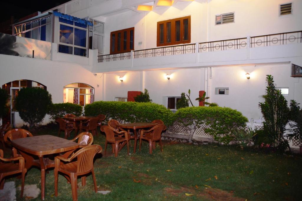 Hotel Sugandh Retreat