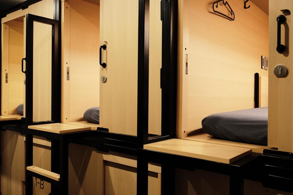 Номер (8-Bed Female Dormitory Room), THE CAPSULE Myeongdong