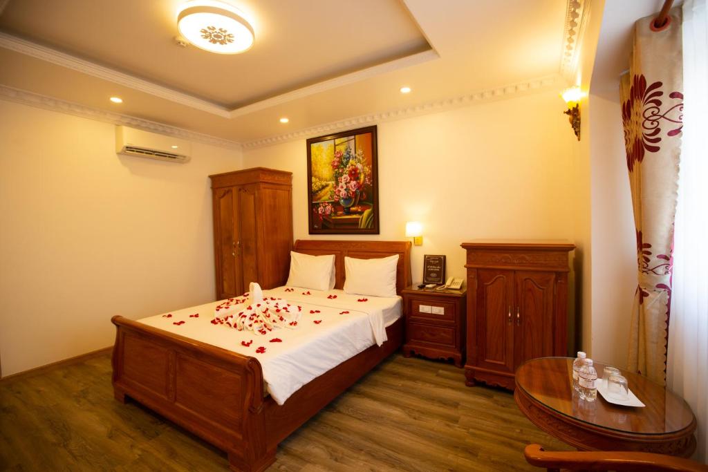 Двухместный (Двухместный номер Делюкс с 1 кроватью или 2 отдельными кроватями, вид на город) отеля Fortune Dai Loi Hotel, Далат