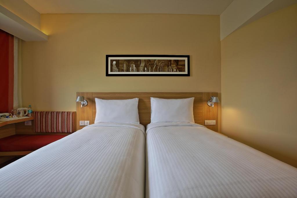 Двухместный (Standard Twin Bed- Free Office Transfers within 5 km) отеля ibis Chennai Sipcot - An AccorHotels Brand, Ченнаи