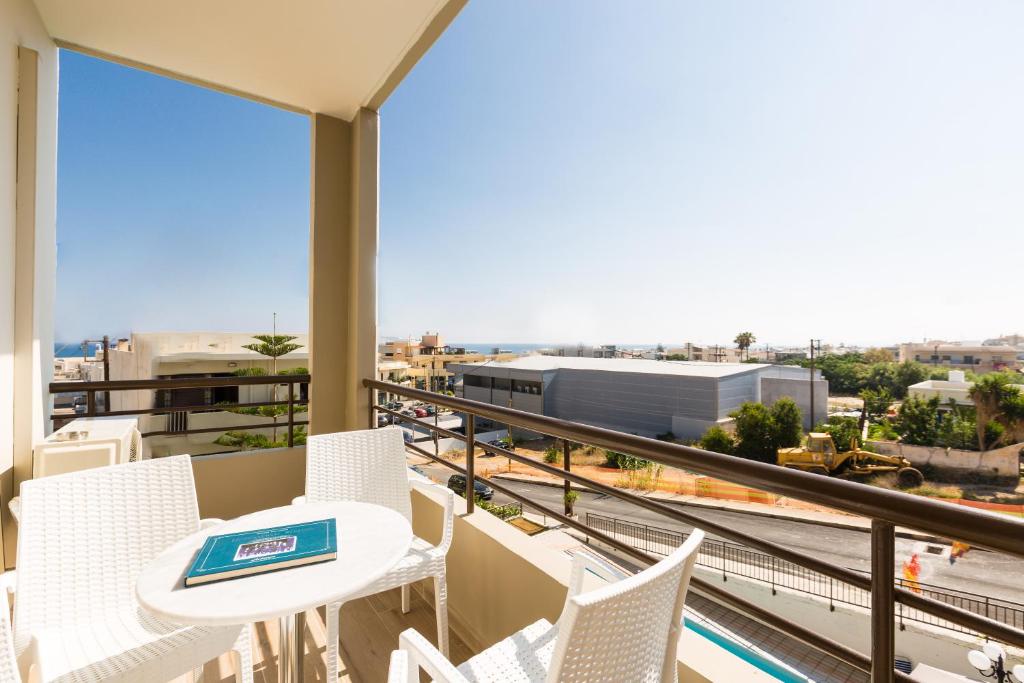 Апартаменты (Улучшенные апартаменты с 1 спальней) апарт-отеля Eltina Hotel, Ретимно, Крит