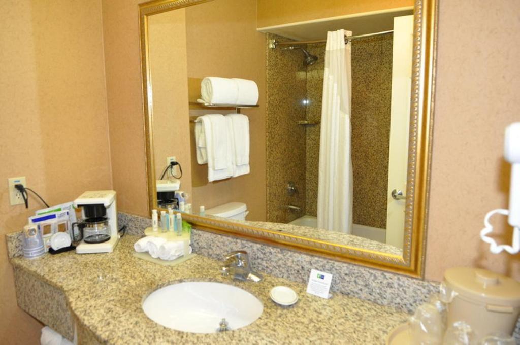 Двухместный (Стандартный номер), Holiday Inn Express Las Vegas-Nellis, an IHG Hotel