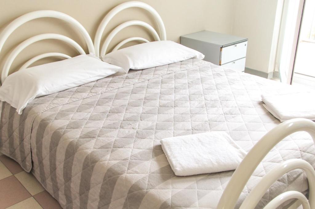 Двухместный (Двухместный номер с 1 кроватью или 2 отдельными кроватями) хостела Ostello di Bergamo, Бергамо