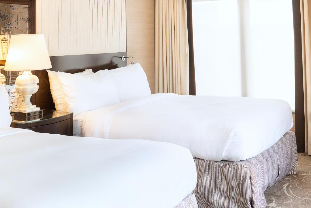 Двухместный (Номер с 2 двуспальными кроватями и видом на парк) отеля Hamilton Hotel - Washington DC, Вашингтон