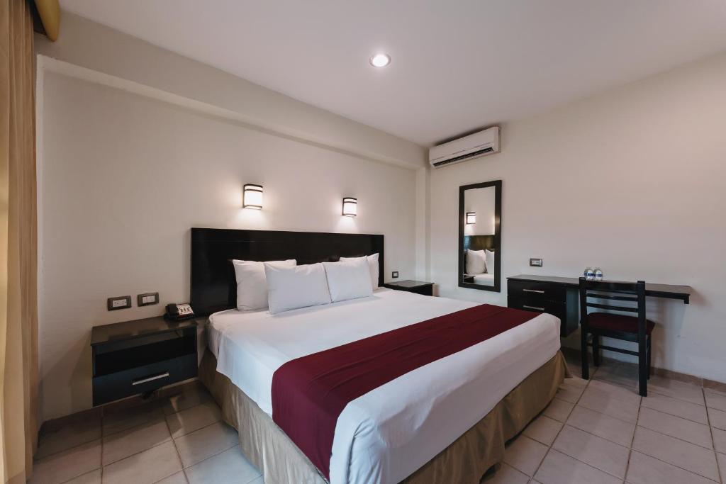 Двухместный (Номер с кроватью размера «king-size») отеля Hotel Colonial de Merida, Мерида