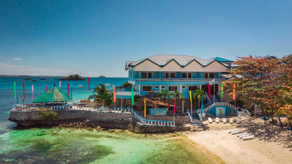 Сьюит (Стандартный люкс) курортного отеля Blue Corals Beach Resort, Малапаскуа