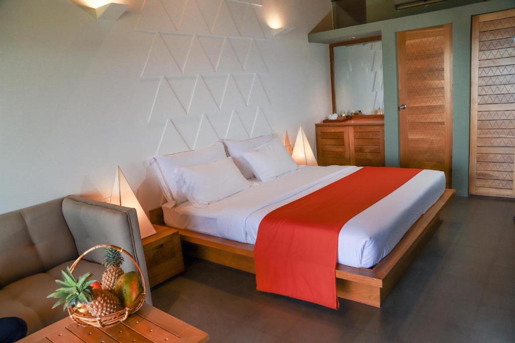 Двухместный (Двухместный номер Делюкс с 1 кроватью или 2 отдельными кроватями и видом на озеро) отеля Giritale Hotel, Полоннарува