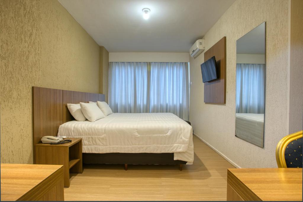 Отель Roochelle Corporate Hotel, Куритиба