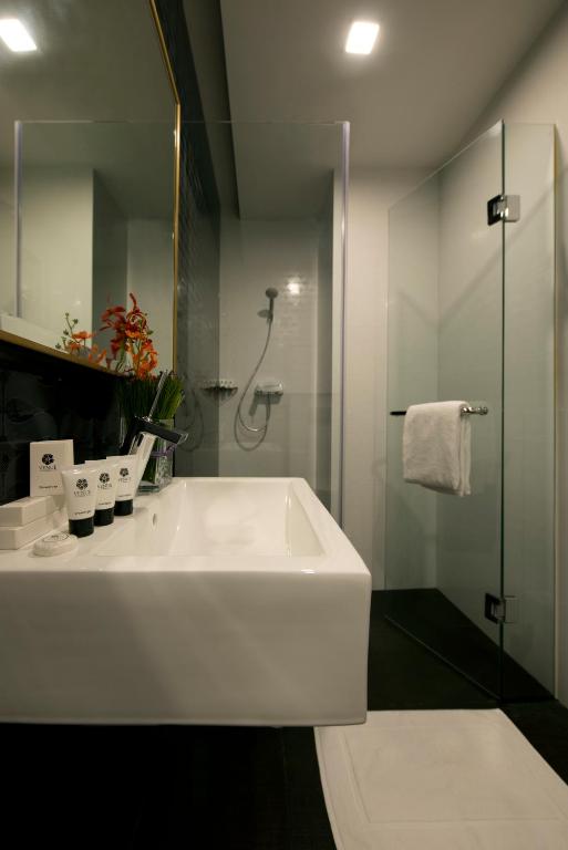 Двухместный (Специальное предложение 2 — Стандартный двухместный номер с 2 отдельными кроватями) отеля Venue Hotel, Сингапур (город)