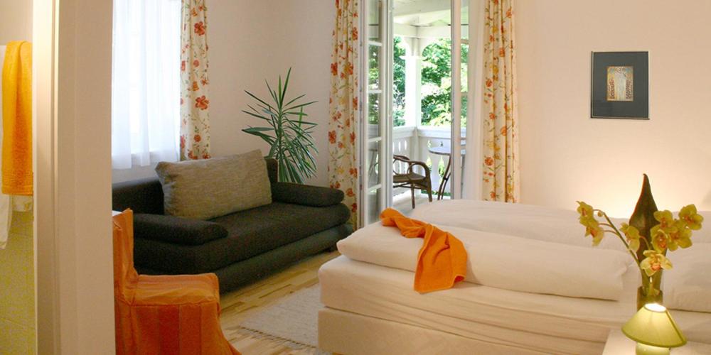 Двухместный (Двухместный номер с диваном-кроватью и балконом) отеля Villa Auguste, Фельден-ам-Вёртерзе