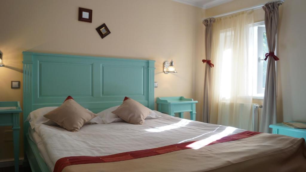 Двухместный (Улучшенный двухместный номер с 1 кроватью) отеля Hotel Bastion, Синая