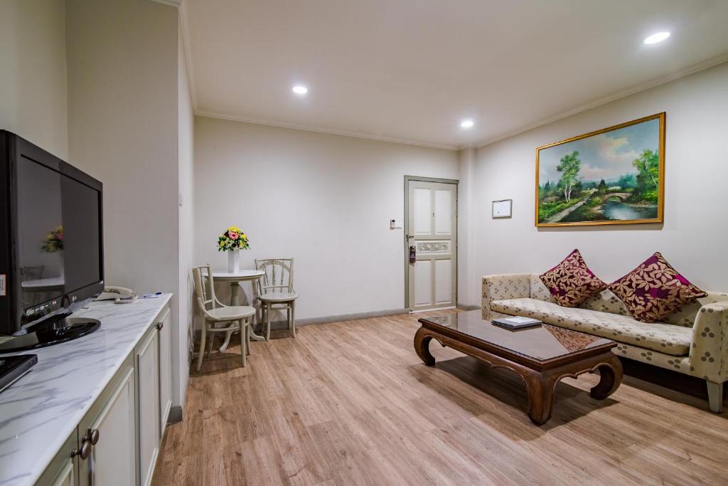 Семейный (Standard Seafront Two-Bedroom Family Suite), Отель Anantasila Villa by the sea, Hua Hin Beachfront