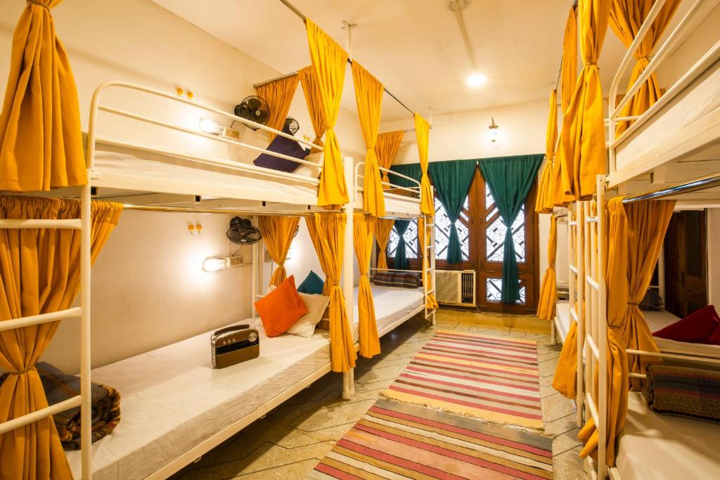Номер (Кровать в общем 6-местном номере для женщин) хостела goStops Varanasi (Stops Hostel Varanasi), Варанаси