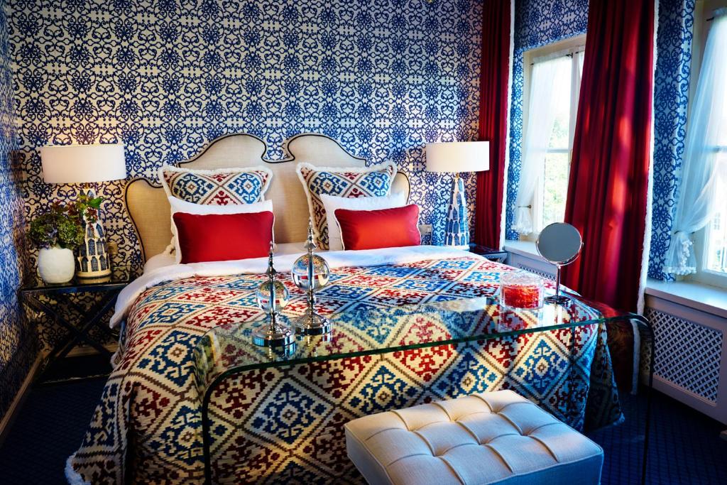 Двухместный (Двухместный номер Делюкс с 1 кроватью или 2 отдельными кроватями, вид на канал) отеля Hotel Estheréa, Амстердам