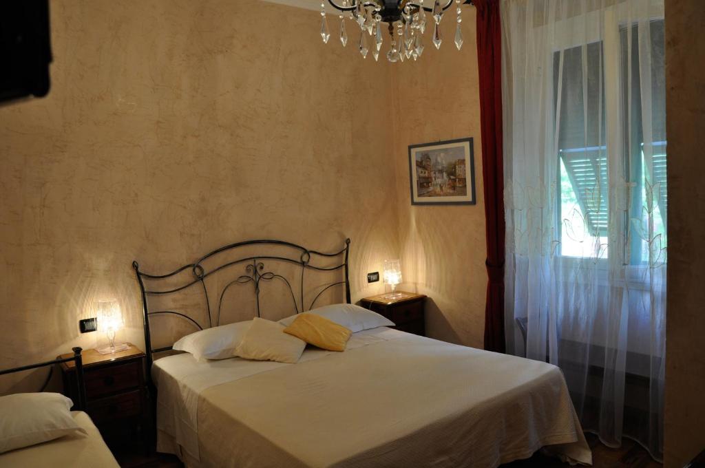 Трехместный (Классический трехместный номер) отеля Locanda Villa Moderna, Генуя