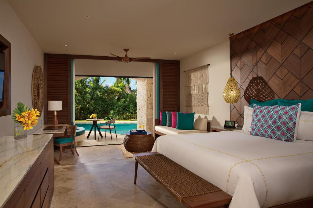 Сьюит (Полулюкс с кроватью размера «king-size» и видом на тропики у кромки бассейна) курортного отеля Secrets Maroma Beach Riviera Cancun - Только для взрослых - Все включено, Пуэрто-Морелос