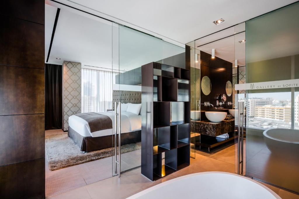 Сьюит (Полулюкс с 1 кроватью размера «king-size») отеля Melia Dubai, Дубай