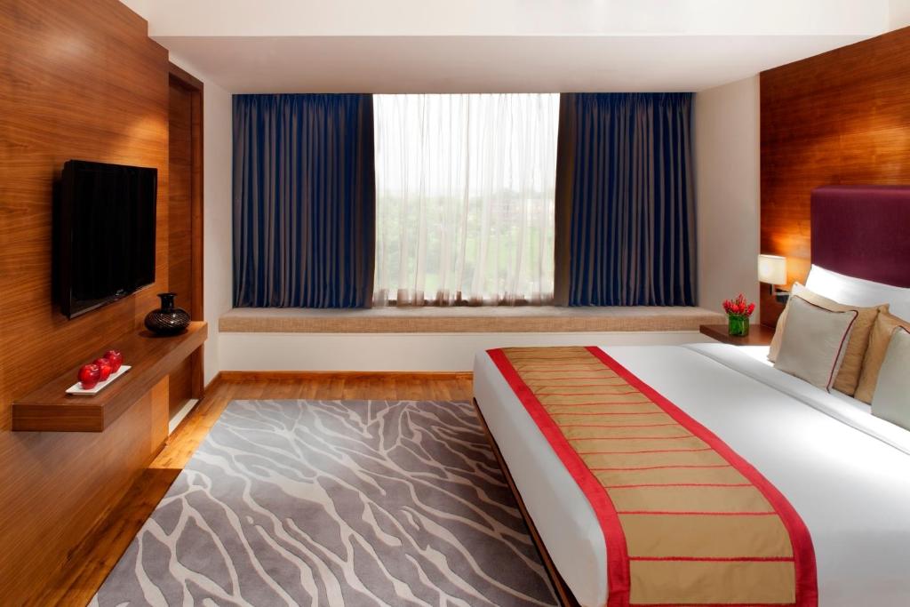 Сьюит (Люкс с 1 спальней) отеля Radisson Blu Plaza Hotel Hyderabad Banjara Hills, Хайдарабад