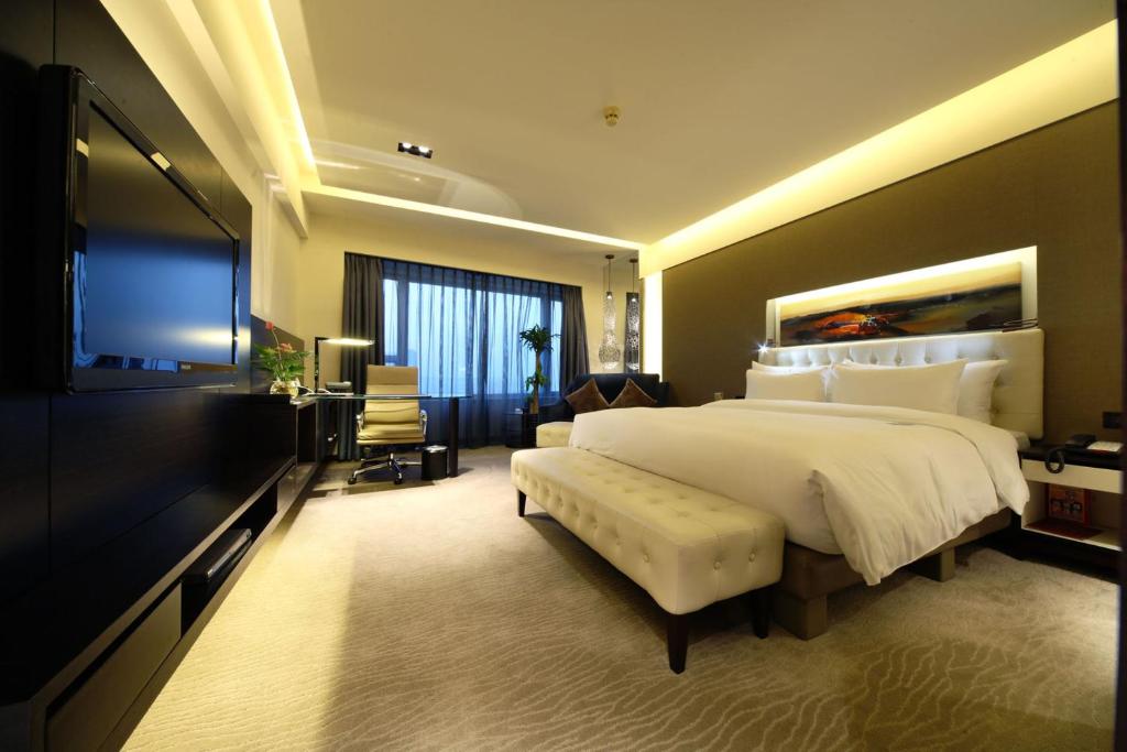 Двухместный (Superior King Size Bed Room - East Wing), Furama Hotel Dalian