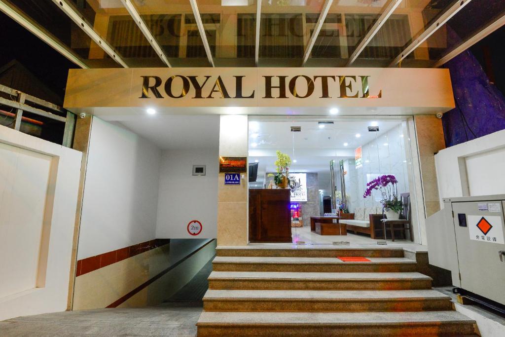 Royal Hotel with parking