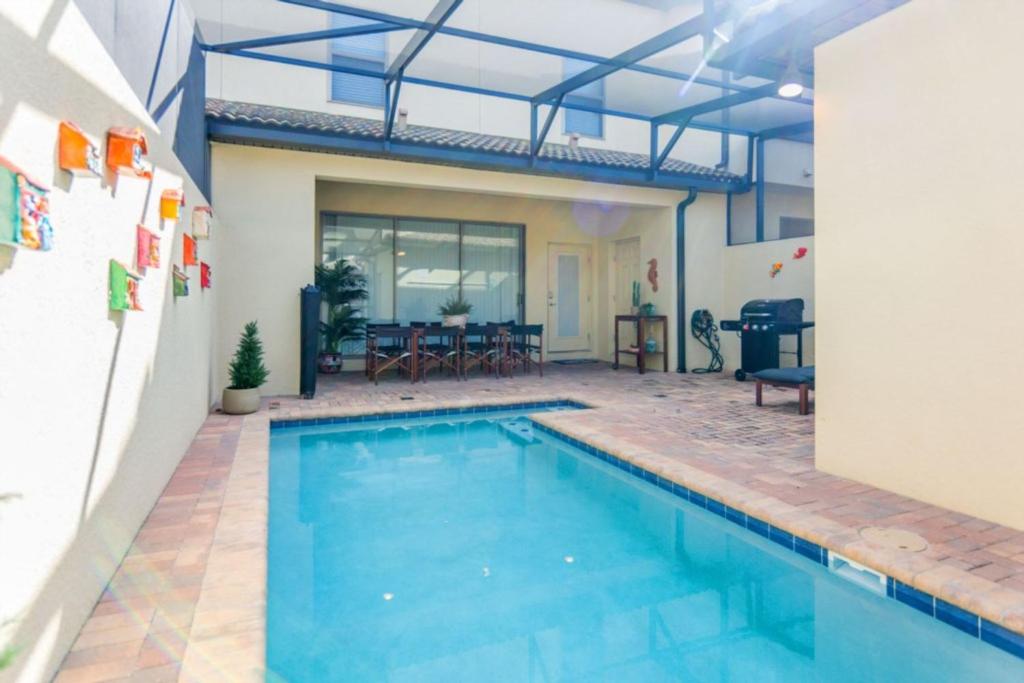 Luxurious Vacation Townhome with private pool at Westside WW8948