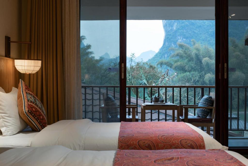 Двухместный (Двухместный номер с 2 отдельными кроватями и балконом) отеля The Apsara Lodge, Яншо