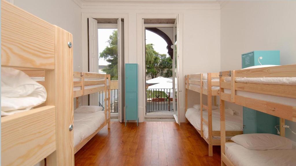 Номер (Кровать в общем 8-местном номере для мужчин) хостела So Cool Hostel Porto, Порту