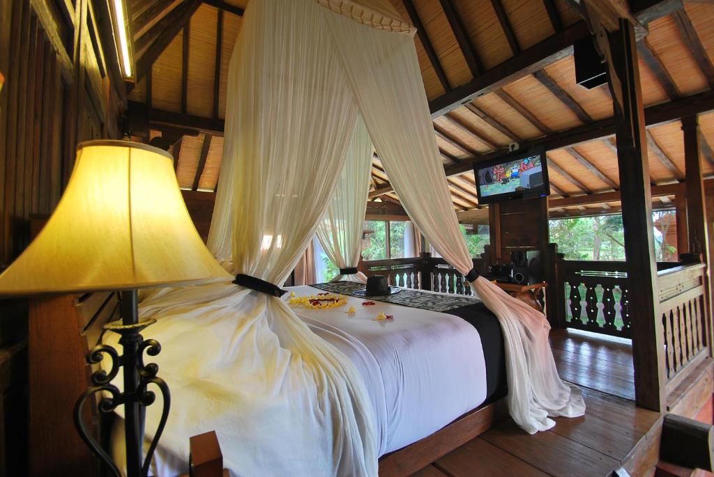 Вилла (One-Bedroom Pool Villa with Complimentary Cultural Retreat Activities), KajaNe Yangloni at Ubud Bali