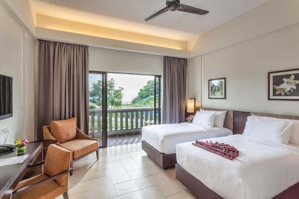 Двухместный (Двухместный номер Делюкс с 2 отдельными кроватями - Вид на бассейн) курортного отеля Camar Resort Langkawi, Лангкави