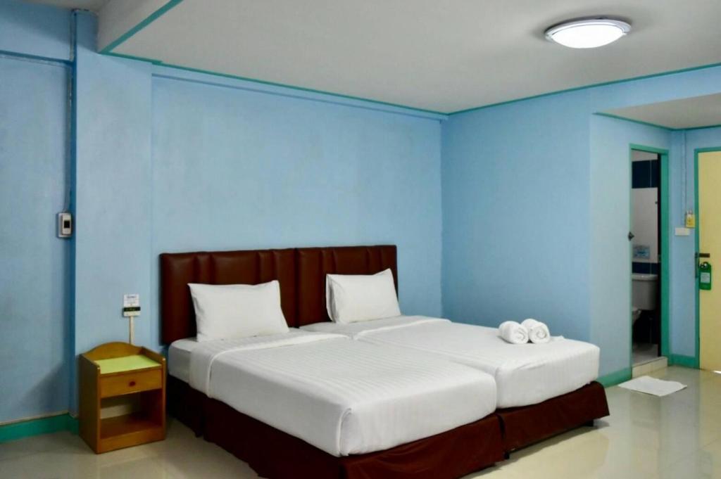 Двухместный (Стандартный двухместный номер с 2 отдельными кроватями) отеля Happyland Mansion, Бангкок