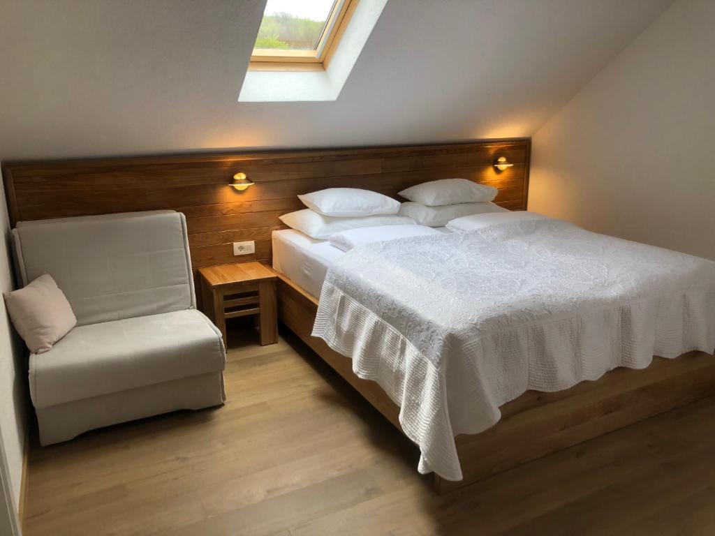 Двухместный (Улучшенный двухместный номер с 1 кроватью) гостевого дома Plitvice Miric Inn, Езерца (Плитвицкие озера)