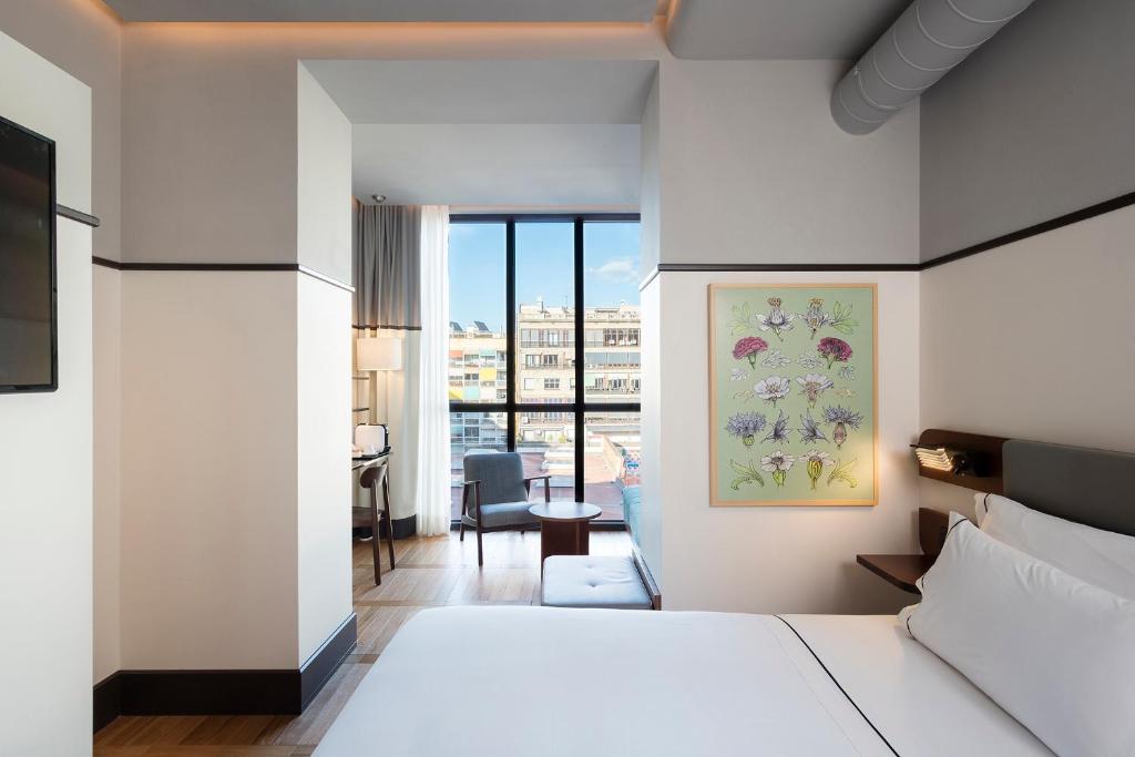 Двухместный (Улучшенный двухместный номер с 1 кроватью или 2 отдельными кроватями) отеля Praktik Èssens, Барселона