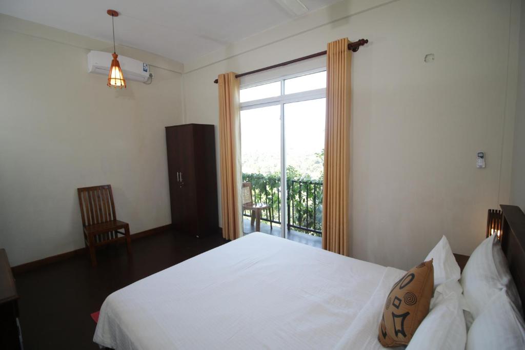 Вилла (Superior Room with Balcony - River & Mountain View), Villa Arunalu Kandy