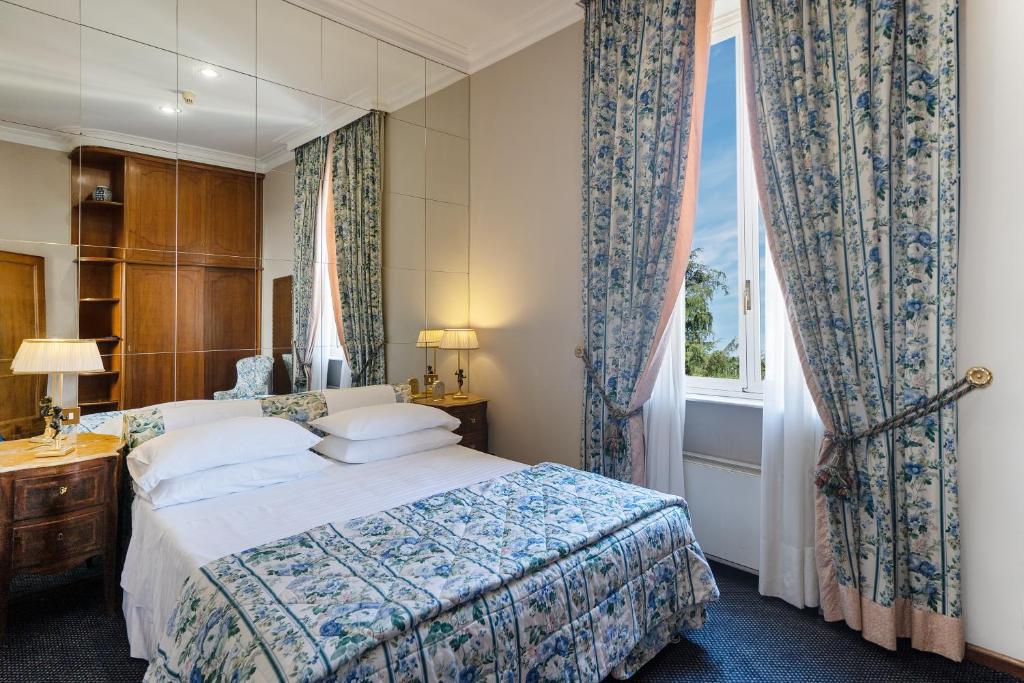 Сьюит (Классический люкс) отеля Aldrovandi Villa Borghese - The Leading Hotels of the World, Рим