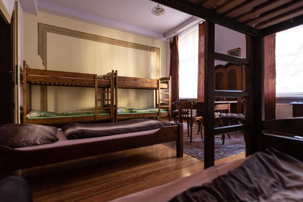 Номер (Кровать в общем 8-местном номере для женщин) хостела Hostel Mleczarnia, Вроцлав