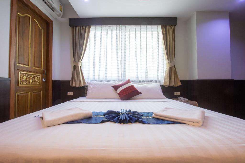Двухместный (Улучшенный двухместный номер с 1 кроватью или 2 отдельными кроватями) отеля Pratunam Pavilion Hotel, Бангкок
