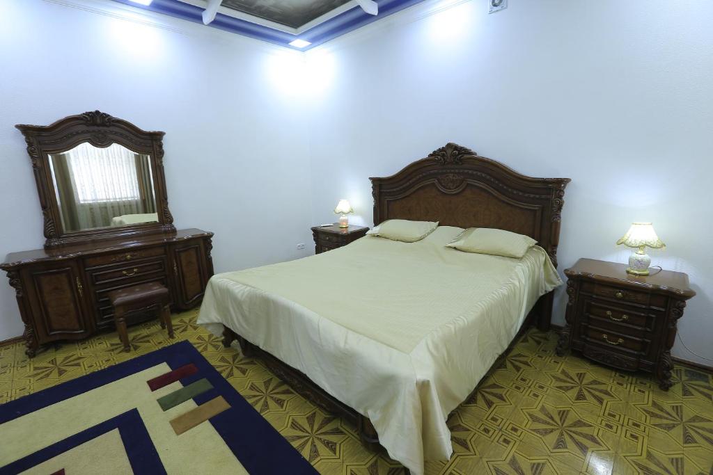 Номер (Кровать в общем 8-местном номере для мужчин и женщин) хостела Yellow Hostel Dushanbe, Душанбе