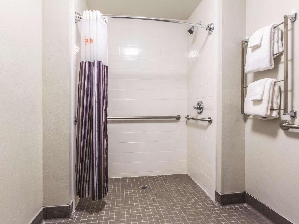 Трехместный (1 Full Bed, Mobility/Hearing Impaired Accessible Room, Non-Smoking), La Quinta by Wyndham Atlanta Midtown - Buckhead