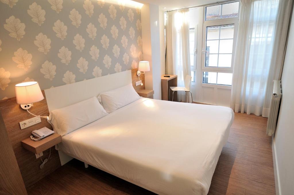 Двухместный (Двухместный номер с 1 кроватью или 2 отдельными кроватями, вид на город) гостевого дома Deniké by Atalaia Hoteles, Сантьяго-де-Компостела