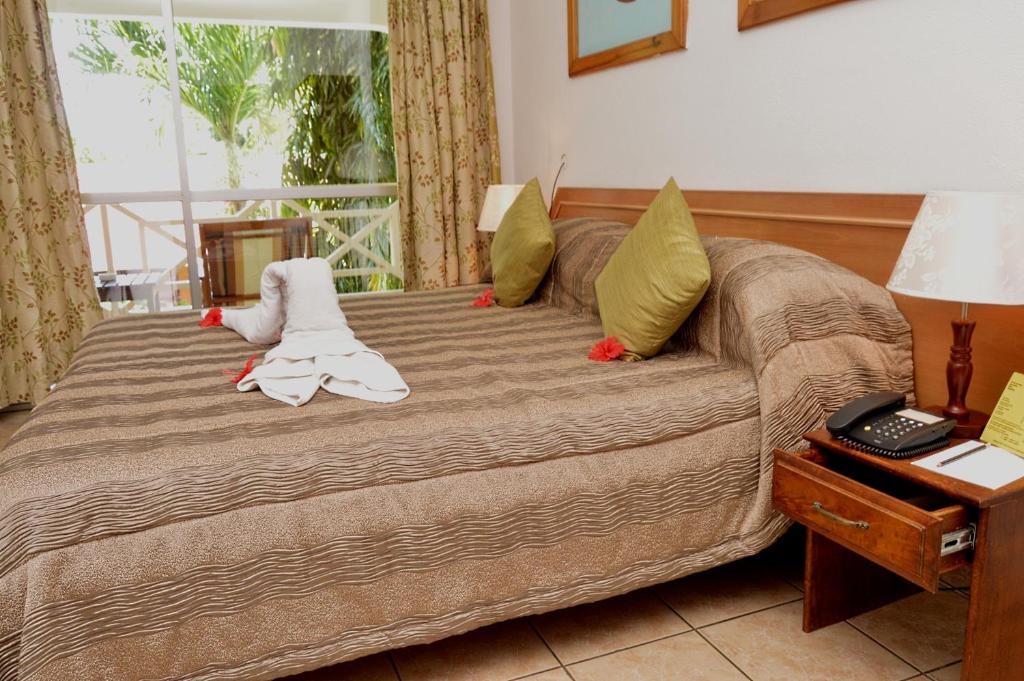 Двухместный (Стандартный двухместный номер с 1 кроватью) отеля Coco D'or Hotel Seychelles, Бо-Валлон