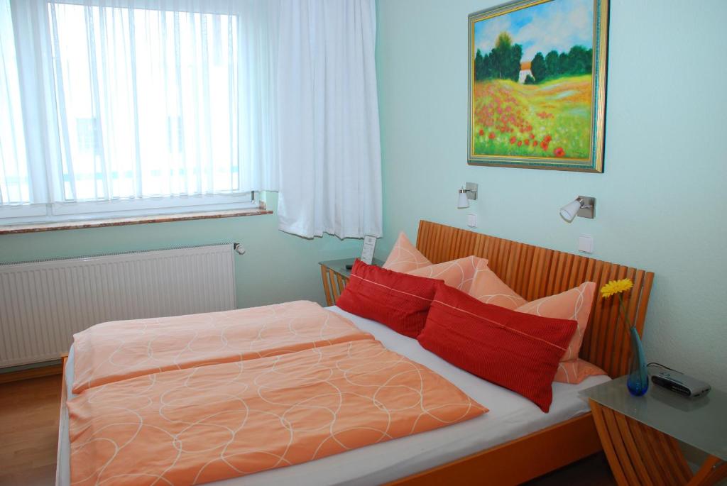 Двухместный (Двухместный номер «Комфорт» с 1 кроватью или 2 отдельными кроватями) отеля Hotel Alt-Rodenkirchen, Кельн