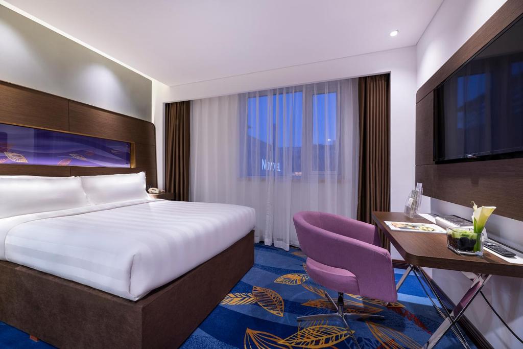 Двухместный (Улучшенный номер с кроватью размера «king-size»), Novotel Beijing Peace