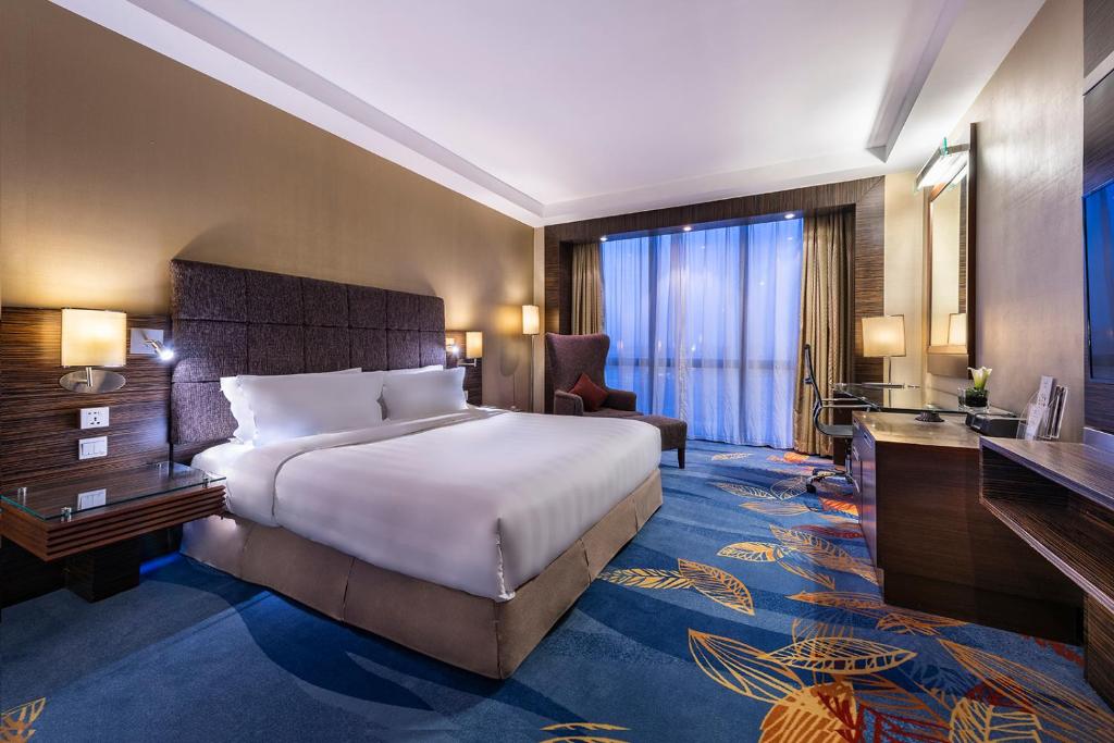 Двухместный (Номер Делюкс с кроватью размера «king-size»), Novotel Beijing Peace