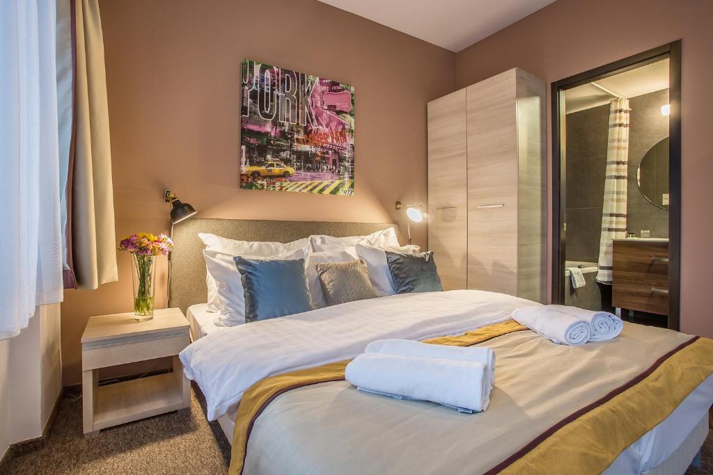 Двухместный (Двухместный номер с 1 кроватью и доступом в спа-центр) апарт-отеля Bliss Hotel & Wellness, Будапешт
