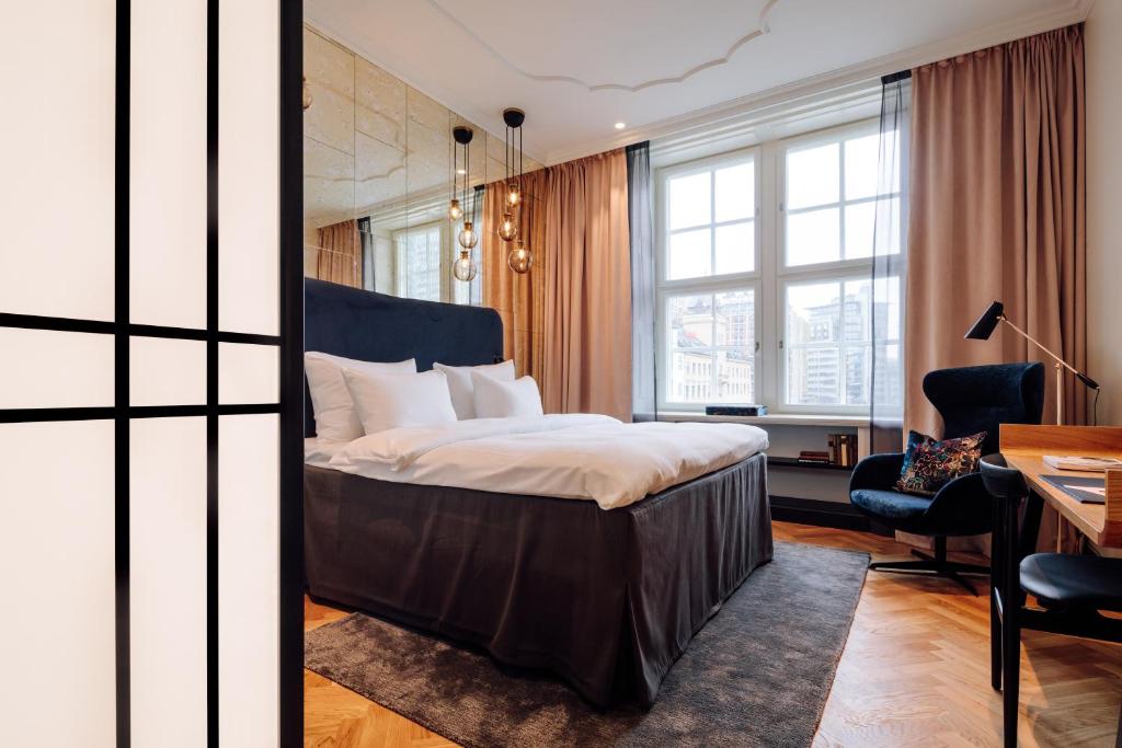 Двухместный (Улучшенный номер с кроватью размера «king-size») отеля Amerikalinjen, Осло